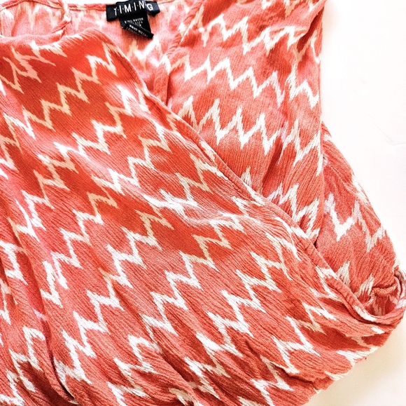 Women's Faux Wrap Elastic Hem Tank Top Orange Chevron Spaghetti Strap Size SMALL - Picture 2 of 3